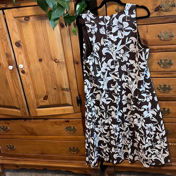 Liz&co beautiful cotton sleeveless dress - Picture 3 of 10